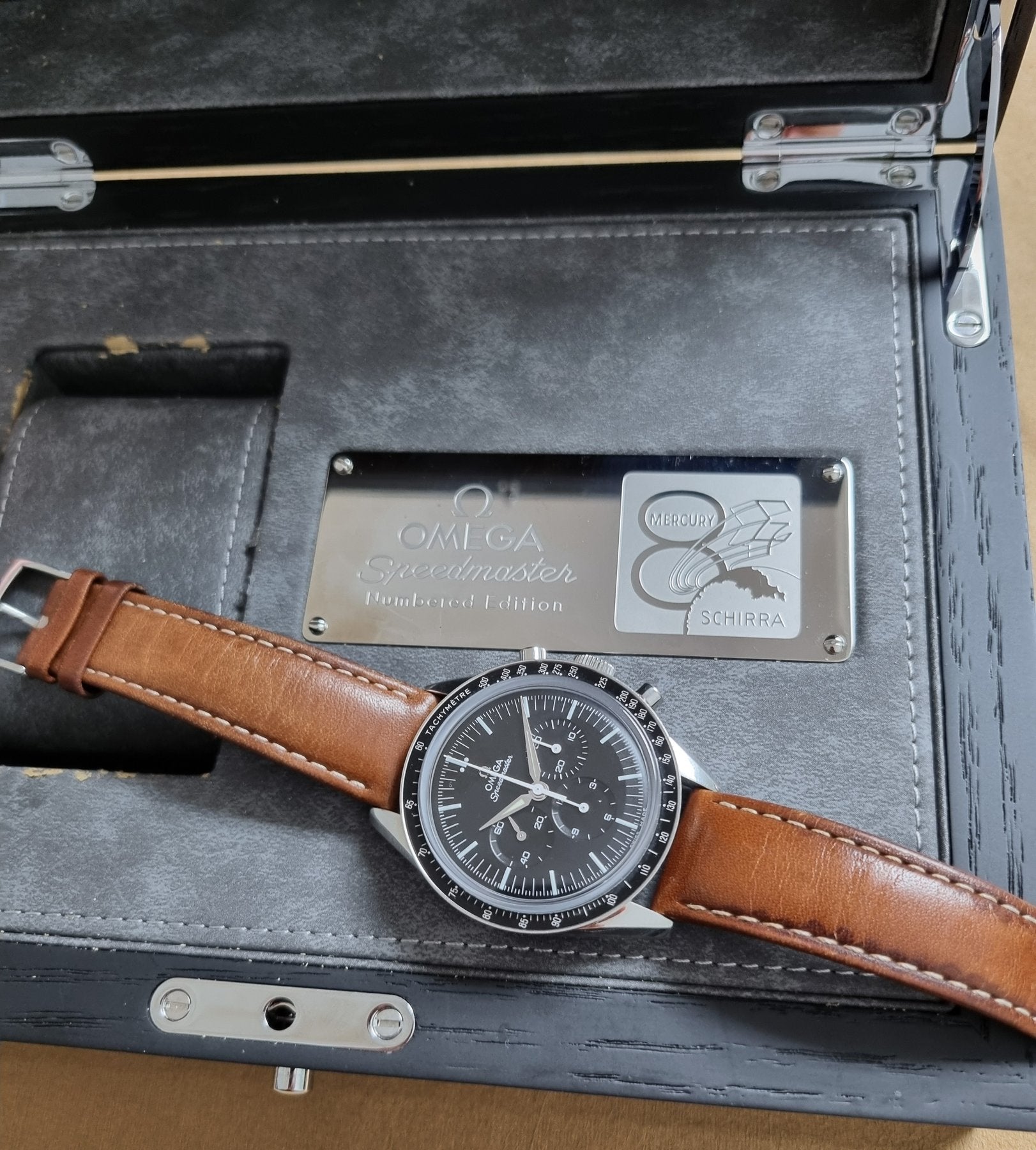 Omega - Speedmaster - 311.32.40.30.01.001 - Hombre - 2000 - 2010
